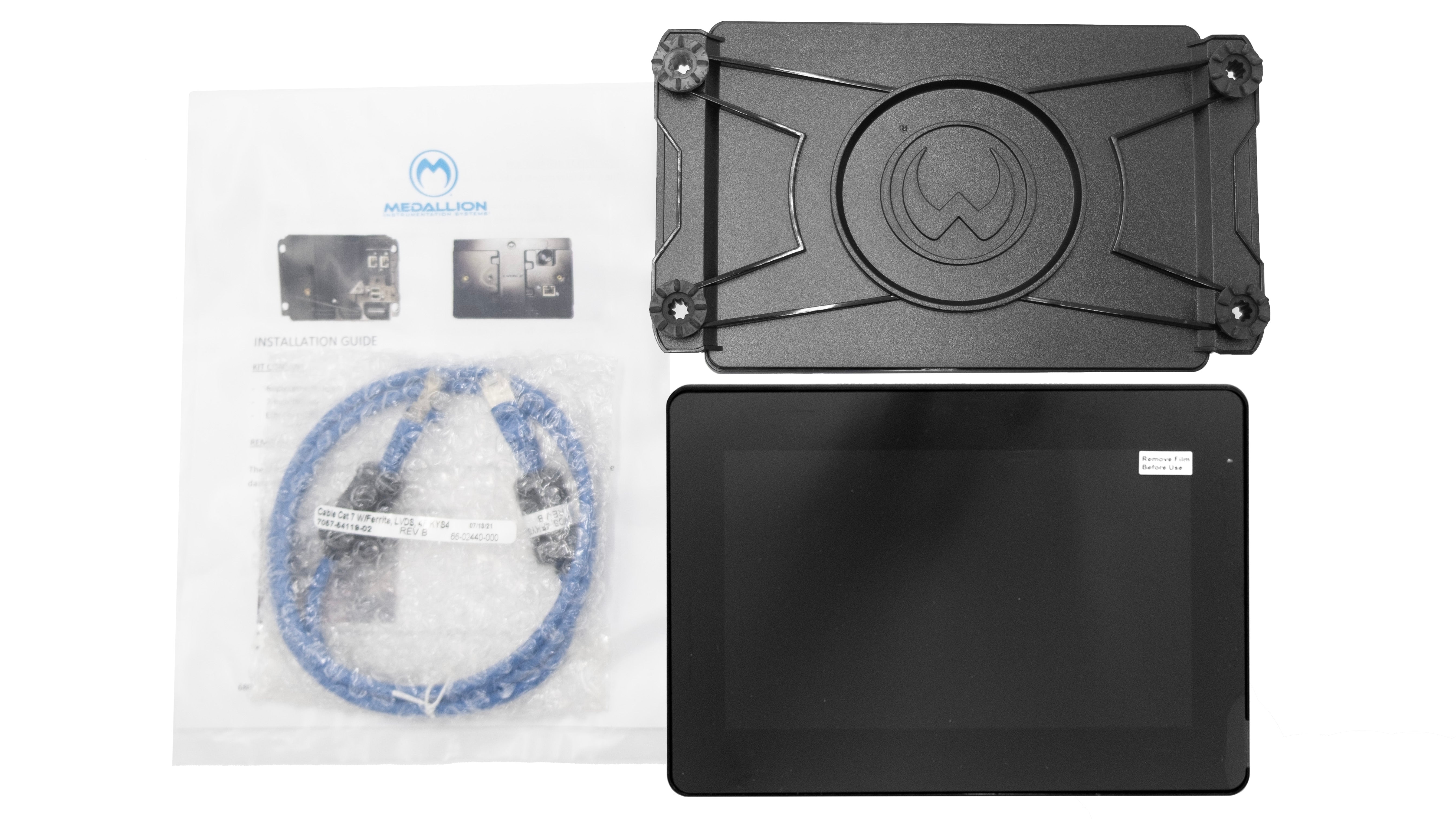 Touch screen display Malibu '15 with mounting hardware, installation guide, and blue cable included.
