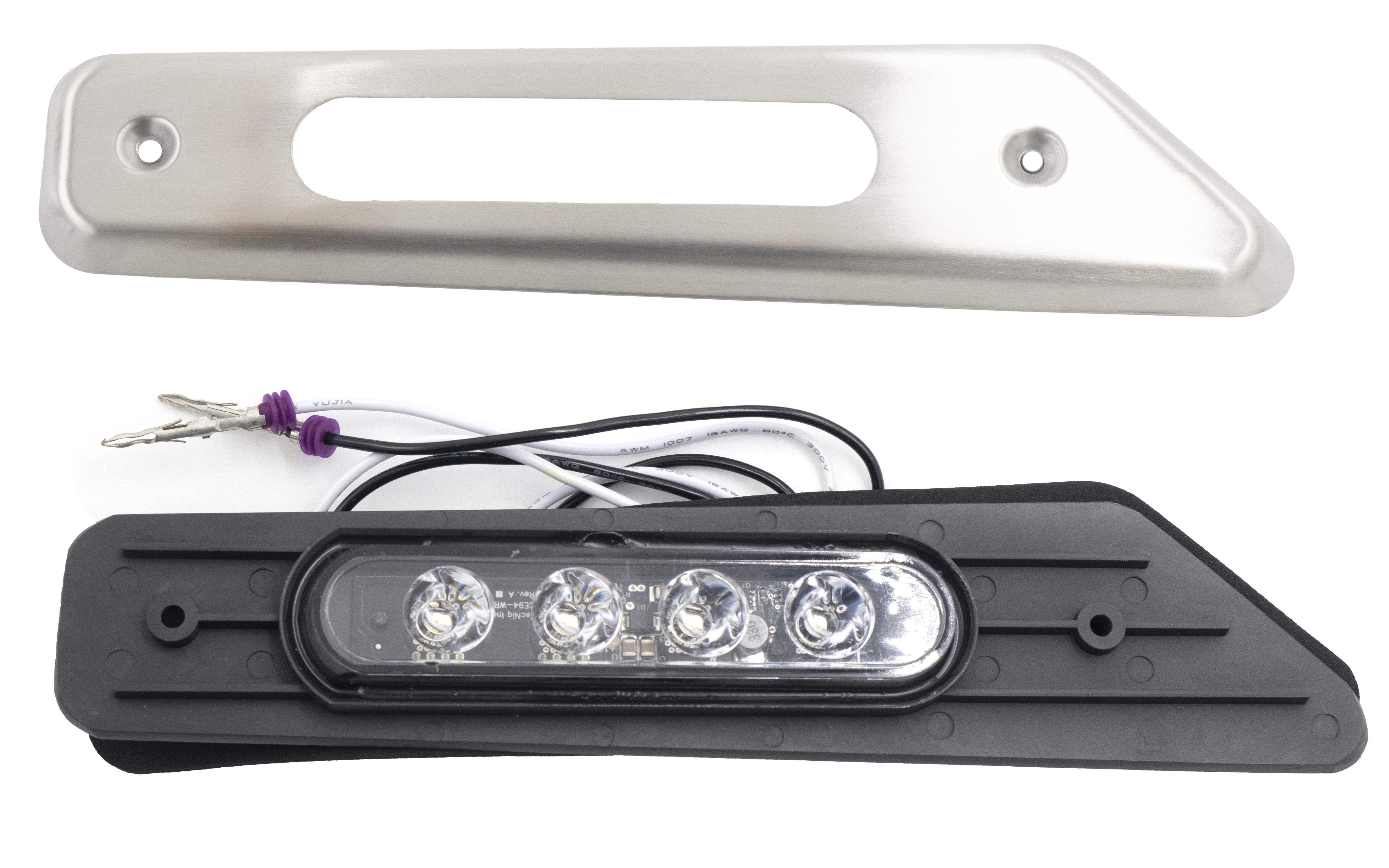 Docking light, starboard side, compatible with Axis A22 (2015) and A24 (2018-2020) boats, includes mounting bracket and wiring.