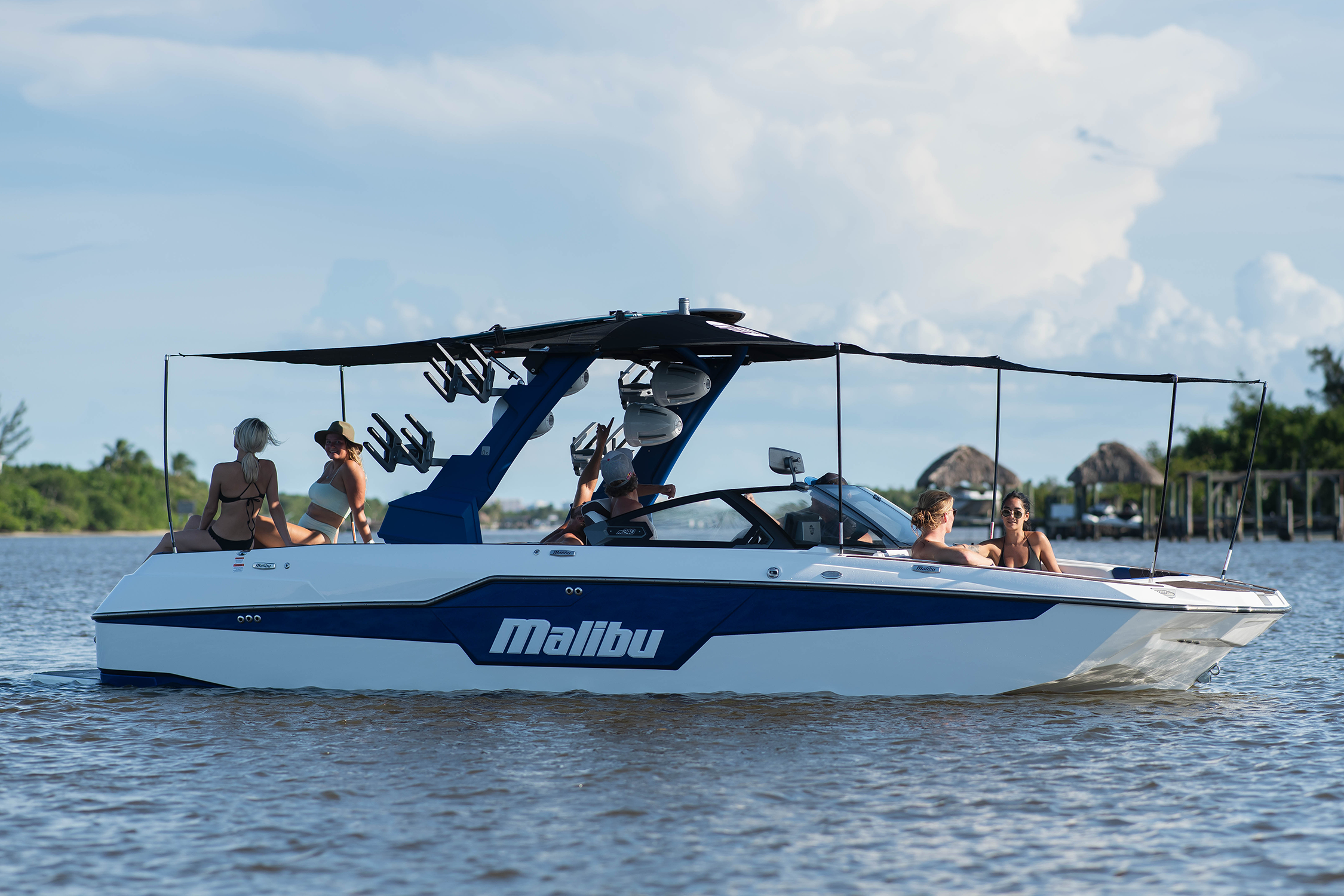 M240 GX Transom Mesh Awning