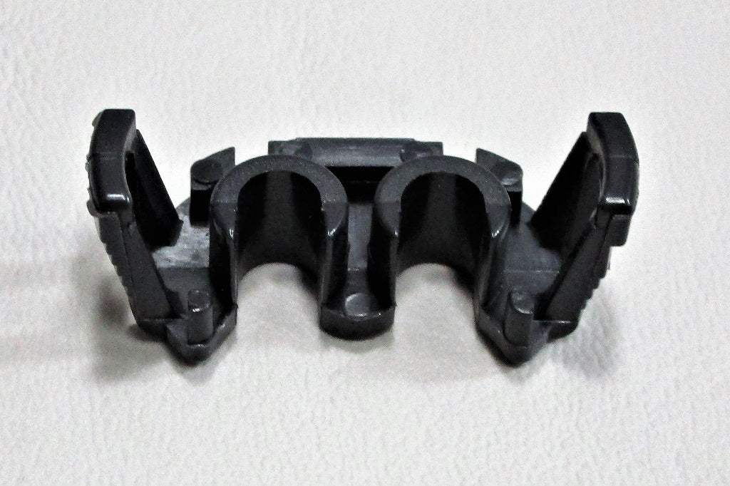 Malibu Ram Connector TPA for Metri-Pack 480, black plastic, used for secure electrical connections in automotive wiring.