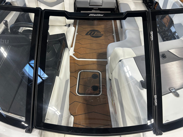 Malibu Boats Windshield: 26