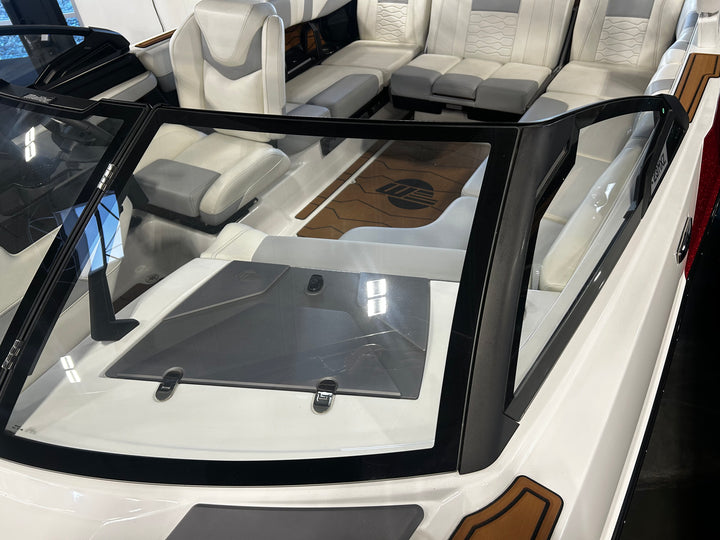 Malibu Boats Windshield: 26