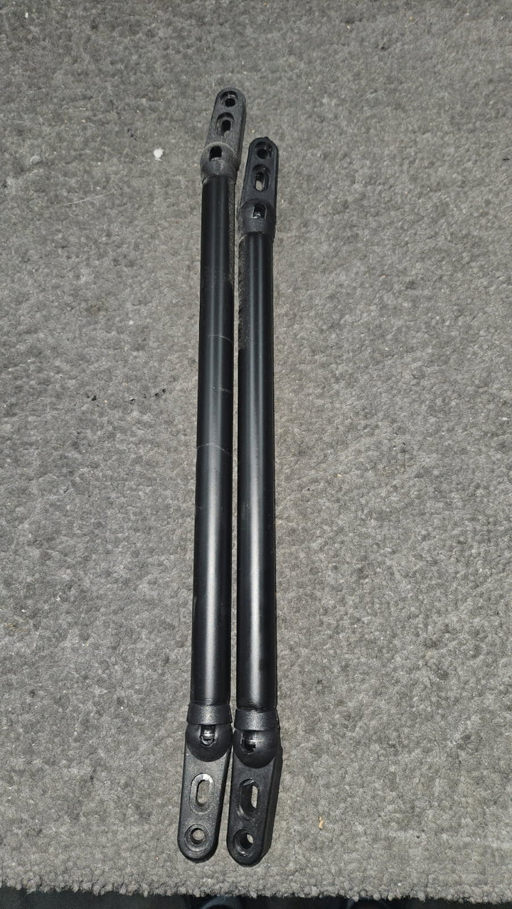 Malibu 21 MLX Windshield Stanchion Set