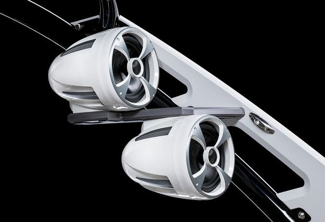 ICON8 Tower Speaker Malibu-White 15-21'