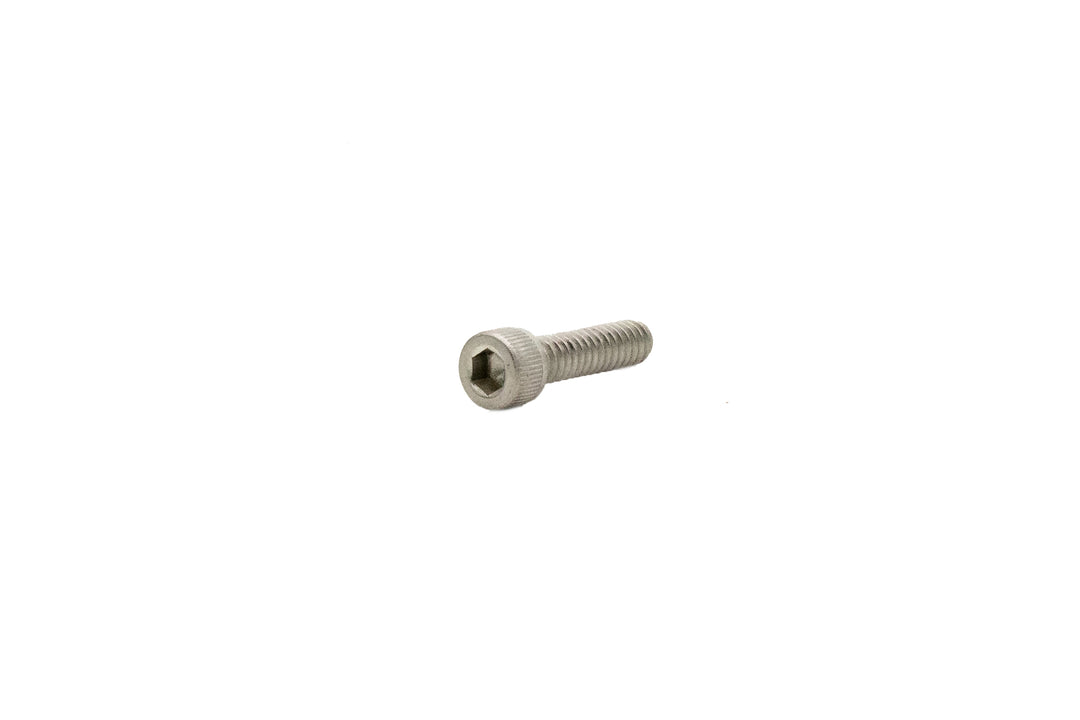Steel socket head cap screw, 10-24 x 3/4 inch size, with hex socket drive for fastening applications.